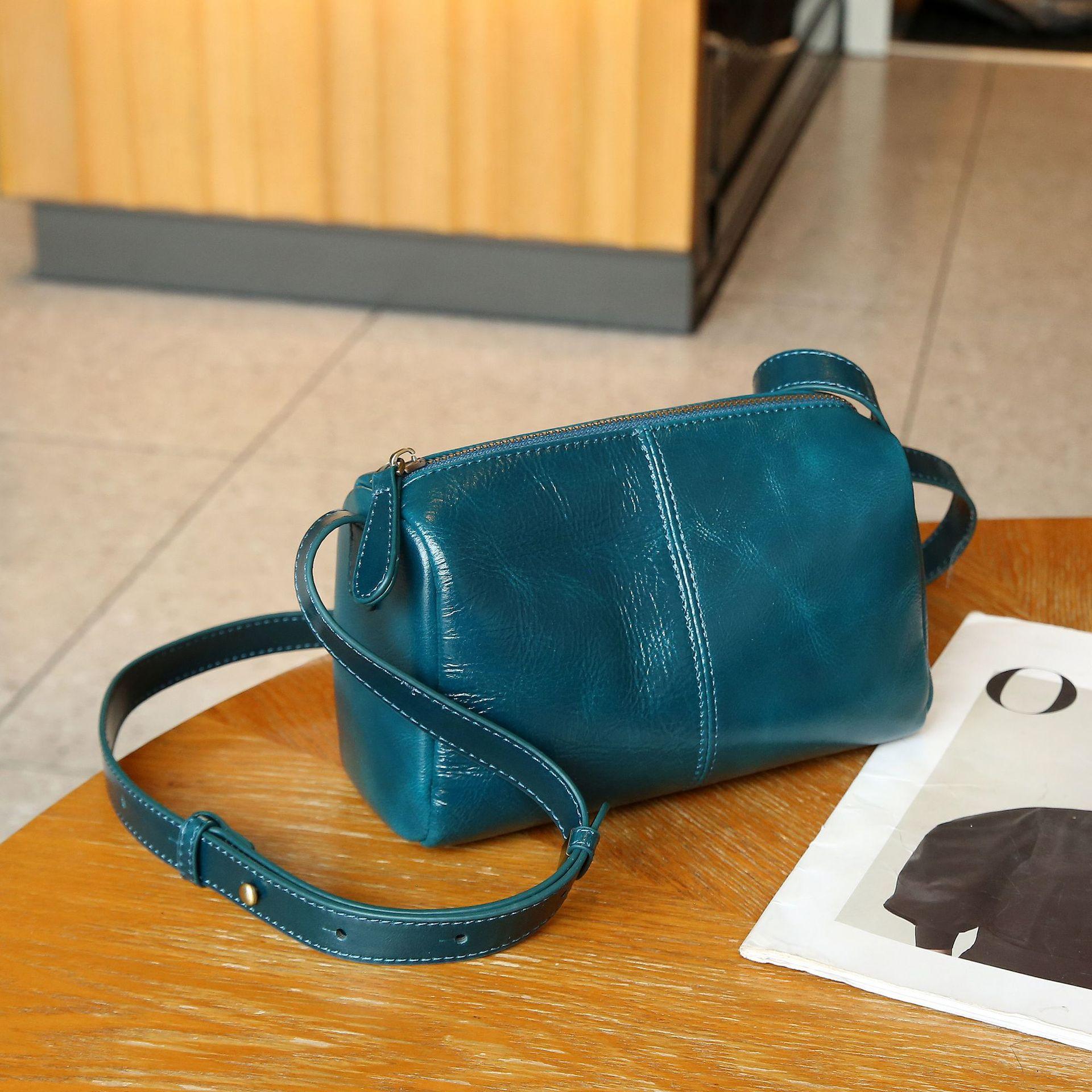 Women`s Genuine Leather Crossbody Bag Oil
