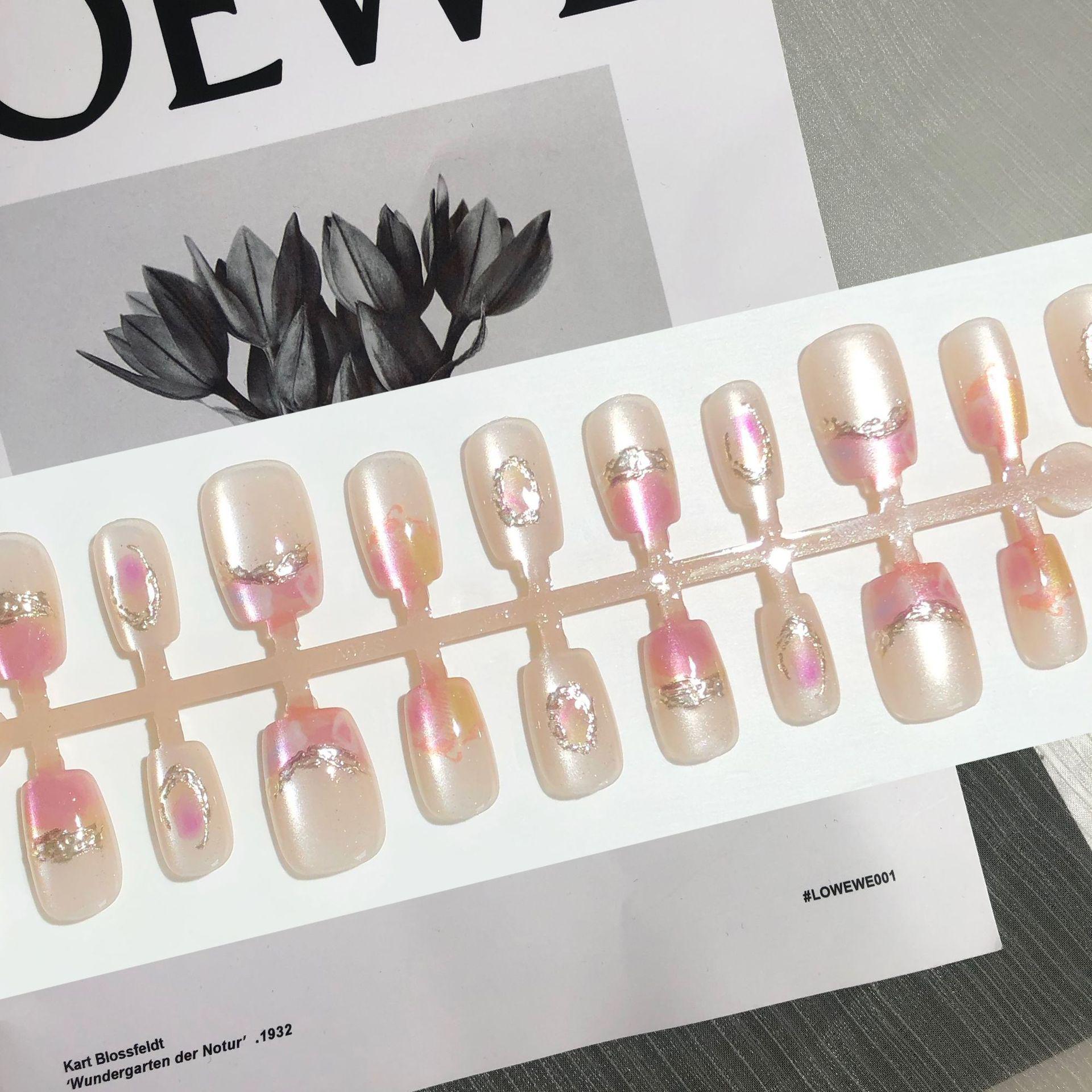 

Ombre 3D Gilded Cat Eye Short Nails – 30 Versatile Wearable Patches YM541 Ombre Gilded [30 Pieces/Strip] All Size S