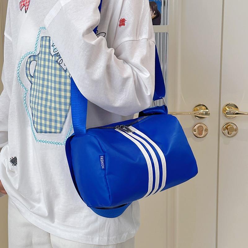Trendy Brand Fashion Shoulder Bag Large Capacity Lightweight Contrasting Color Portable Messenger Bag Casual Simple Commuter Student Bag