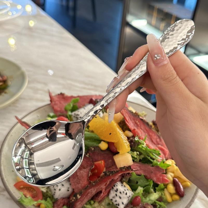 1 Stück runde Löffel aus Edelstahl mit Hammerstruktur, kreativer Dessertlöffel, Suppenlöffel, multifunktionaler Löffel zum Trinken von Kaffee und Tee