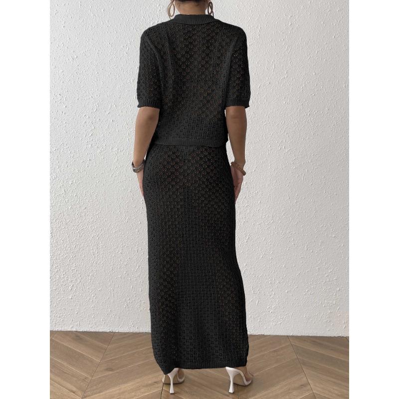 Dámský sexy dvoudílný oblek s výřezy, polokošilí, zapínáním na knoflíky, bundou a sukní