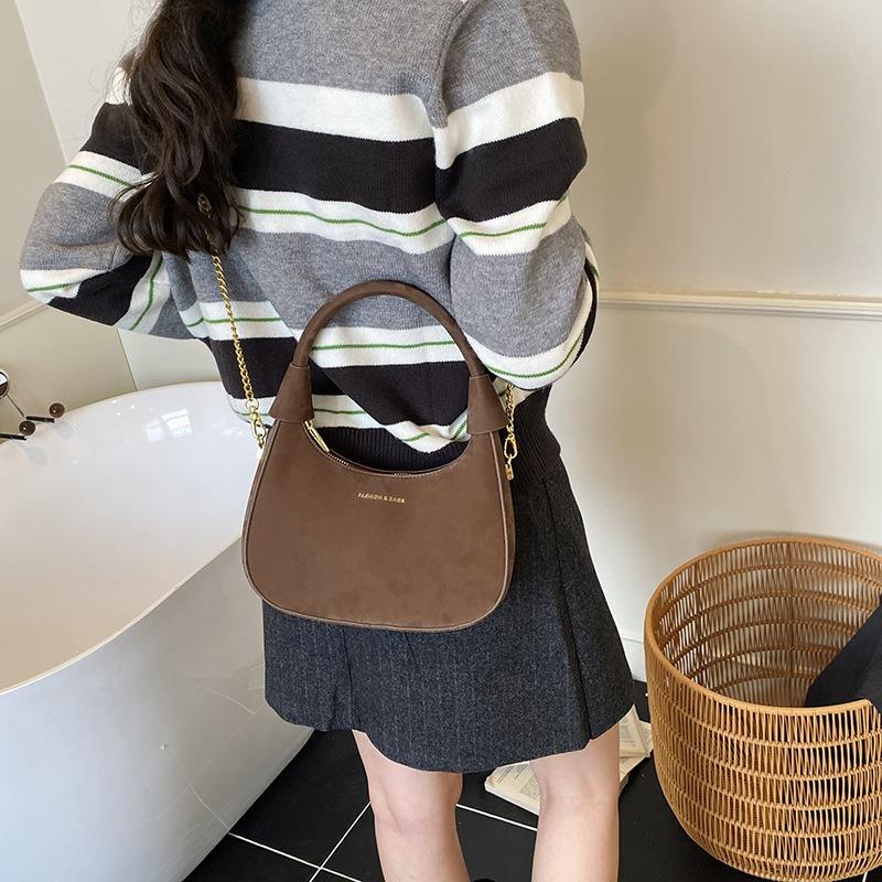 

Popular small bag women s new summer versatile chain messenger bag portable shoulder bag коричневий