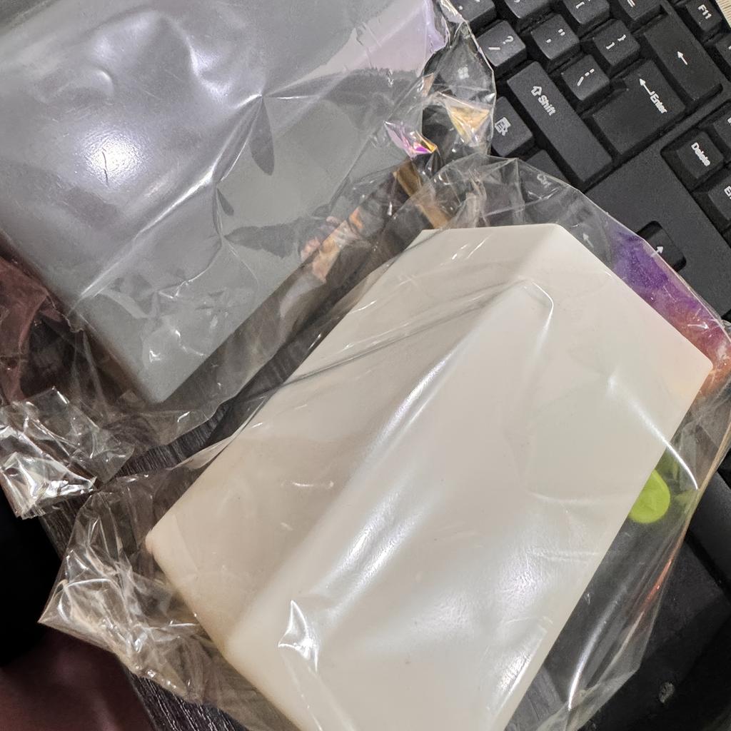 [Large Capacity Pencil Holder Office] Hexagonal Plastic Pencil Holder for Office Desk, Modern Minimalist Style, Large Capacity - Suitable for Ages 14+