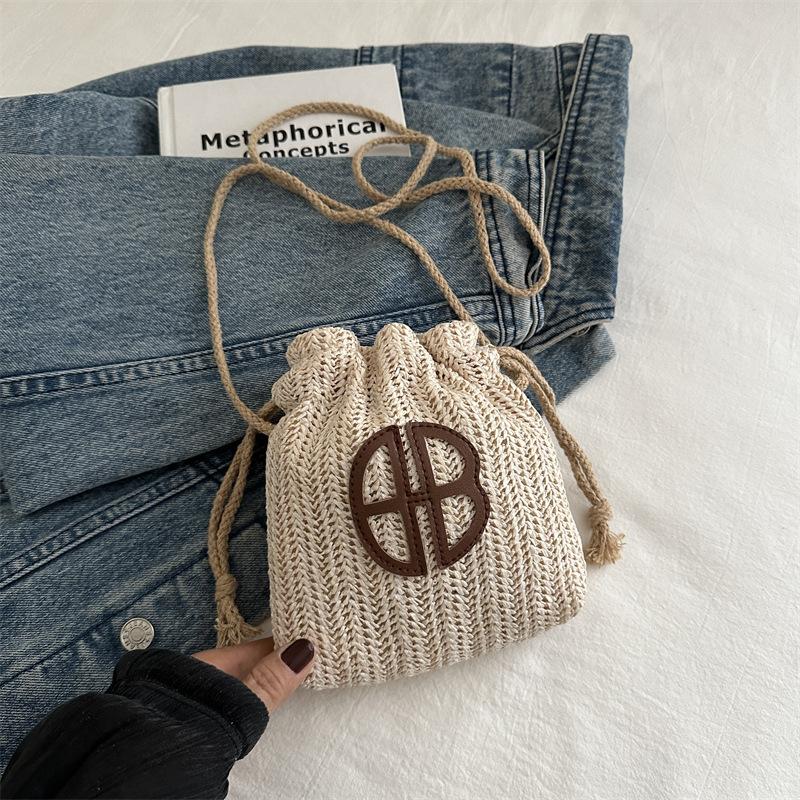 

Плетеная сумка для женщин, новый нишевый дизайн, летняя сумка через плечо, пляжная сумка для отдыха, сумка-ведро