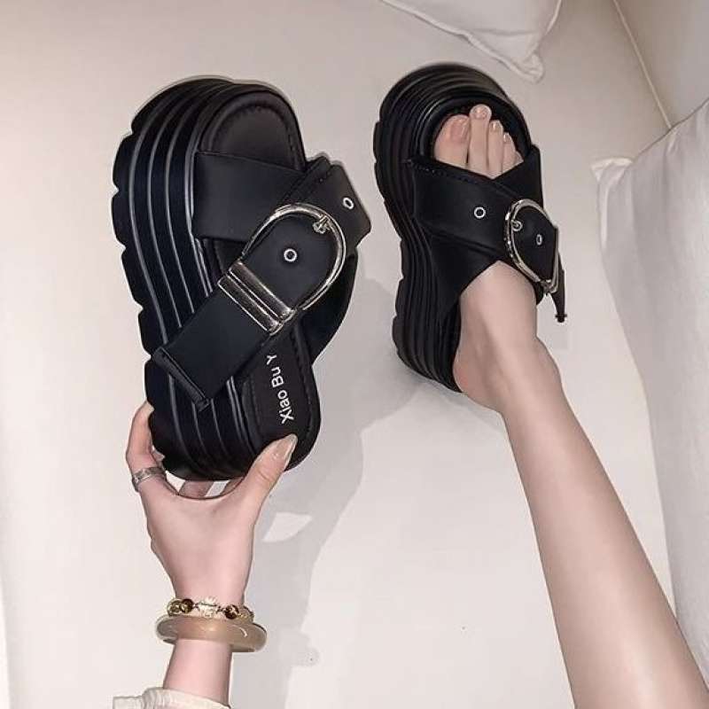 Muffin thick-soled one-word slippers for women's summer wear 2025 new cross-strapped open-toed temperament versatile beach slippers