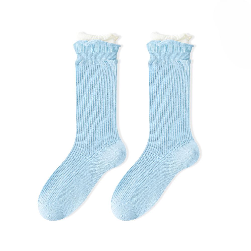 

Для женского весенне-летнего отпуска есть два вида модных носков: тонкие кружевные носки с двойным швом в стиле пэчворк и хлопковые носки до середины икры. 1 pair синий