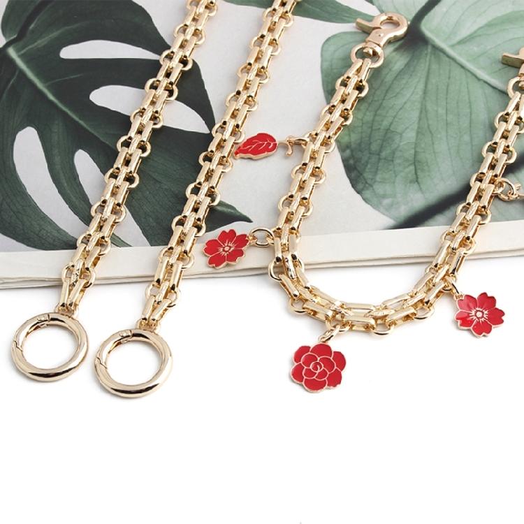 Unika Blomster Jordgubbsdesigner Kedjedekoration Väskprydnad För Väskor eller Handväska Erbjuder Hållbarhet Och Mode