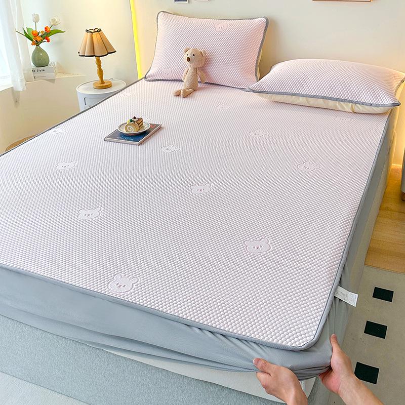 Ice Bean Mat Cool Bedspread Set - Fitted Sheet Style for Dorms, Air-conditioned Rooms, Ice Silk Feel.
