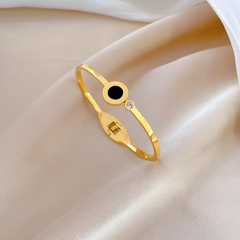 Европейский, американский и римский браслет в минималистичном стиле ретро из нержавеющей стали.