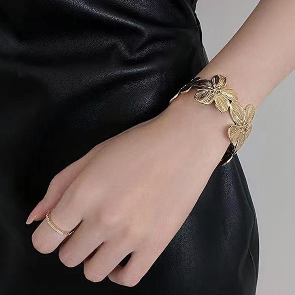 Women's Bracelet Simple Flower Fashion Women's Bracelet Suitable for Daily Wear and Vacation Wear
