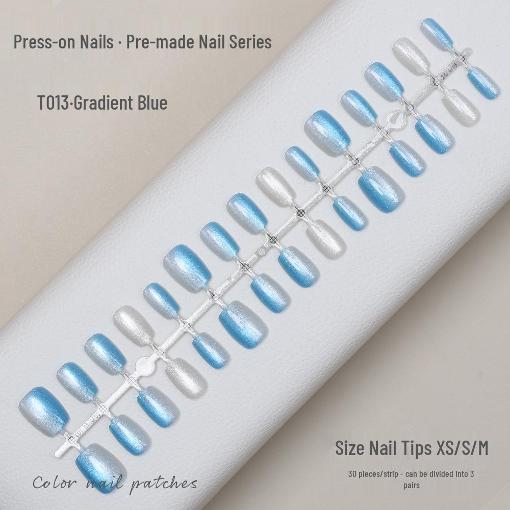 

Gradient Blue Cat Eye Press-On Nails: Handmade, Full Size, 30-Piece Set, Short Summer Manicure Style.