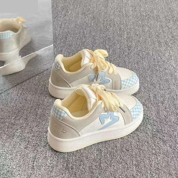 Korean platform white shoes star niche casual bread shoes 2025 autumn new versatile women's sports shoes