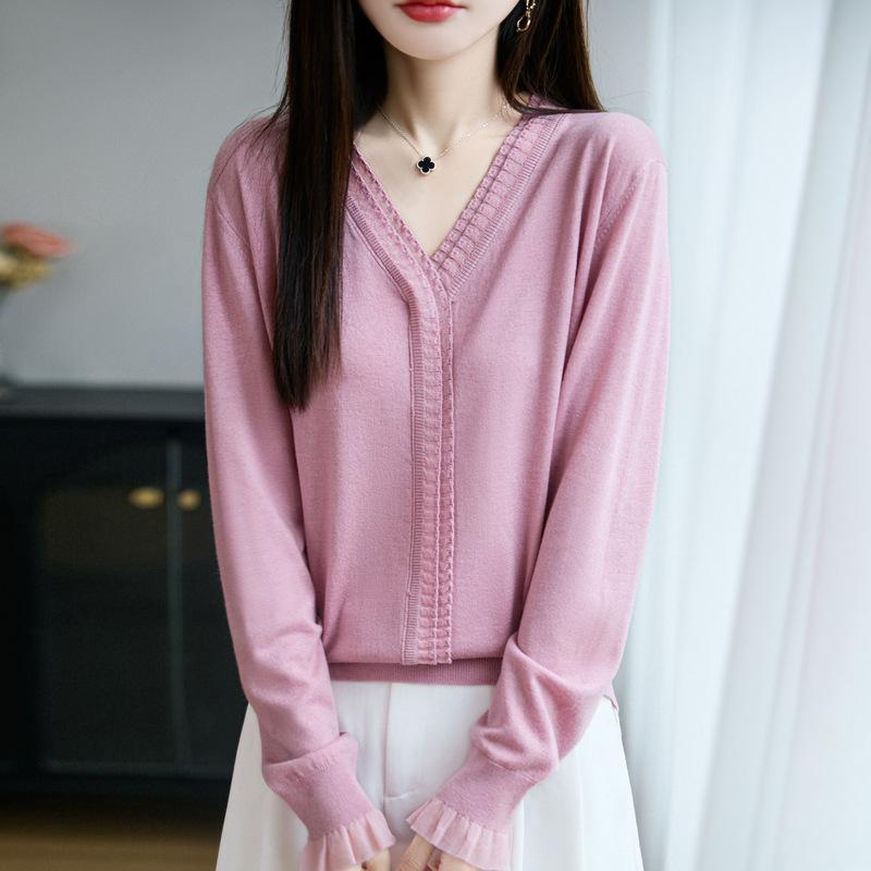 Early Autumn New V-neck Women's Knitted Sweater, Long-sleeved Lace with Black Ear Trim, Solid Color Loose Base Layer