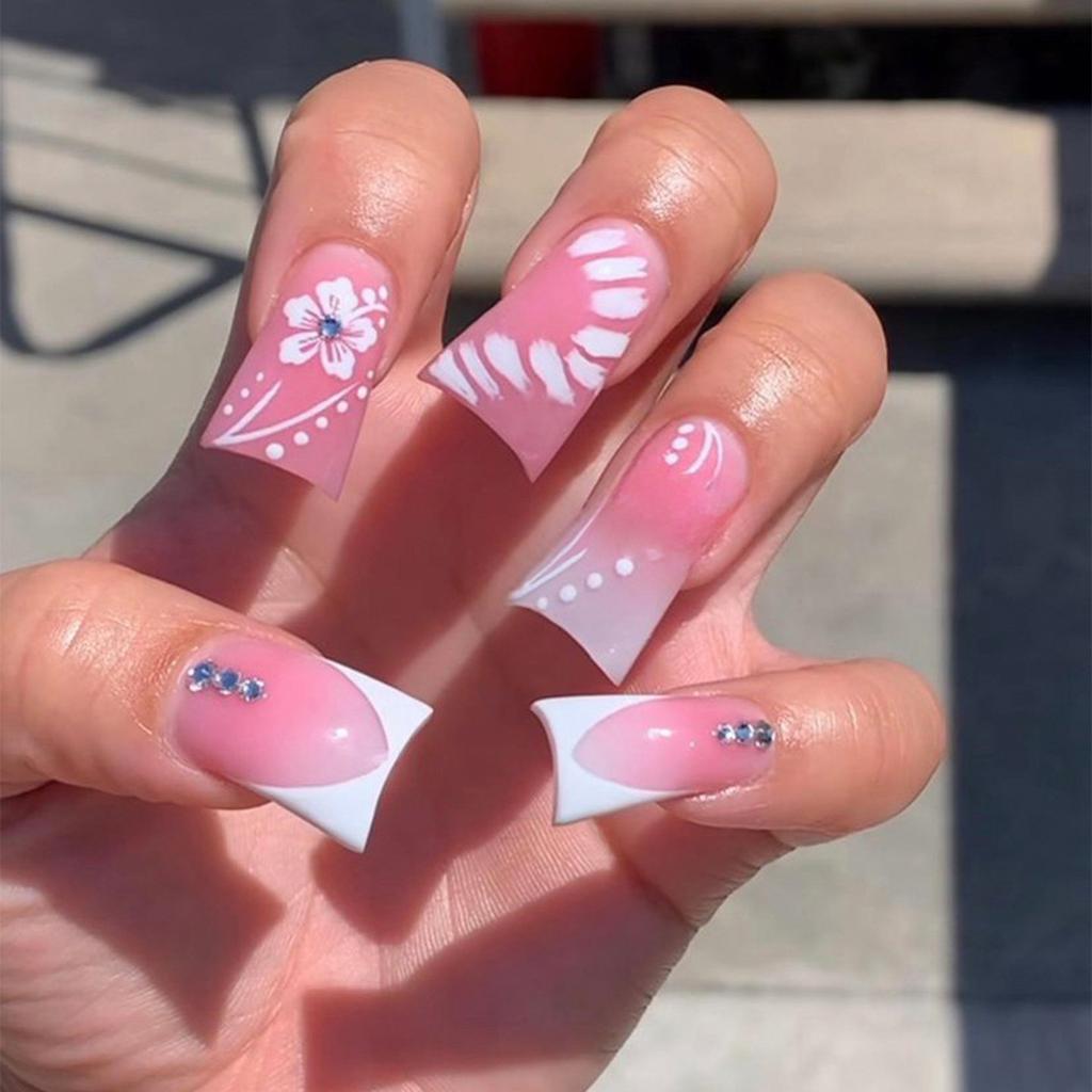 24 Stück Entenschnabel-förmige Falsche Nägel Gold Schmetterling Strass-Design Falsche Nagelspitzen Tragbare Vollabdeckung French Press-on Nägel