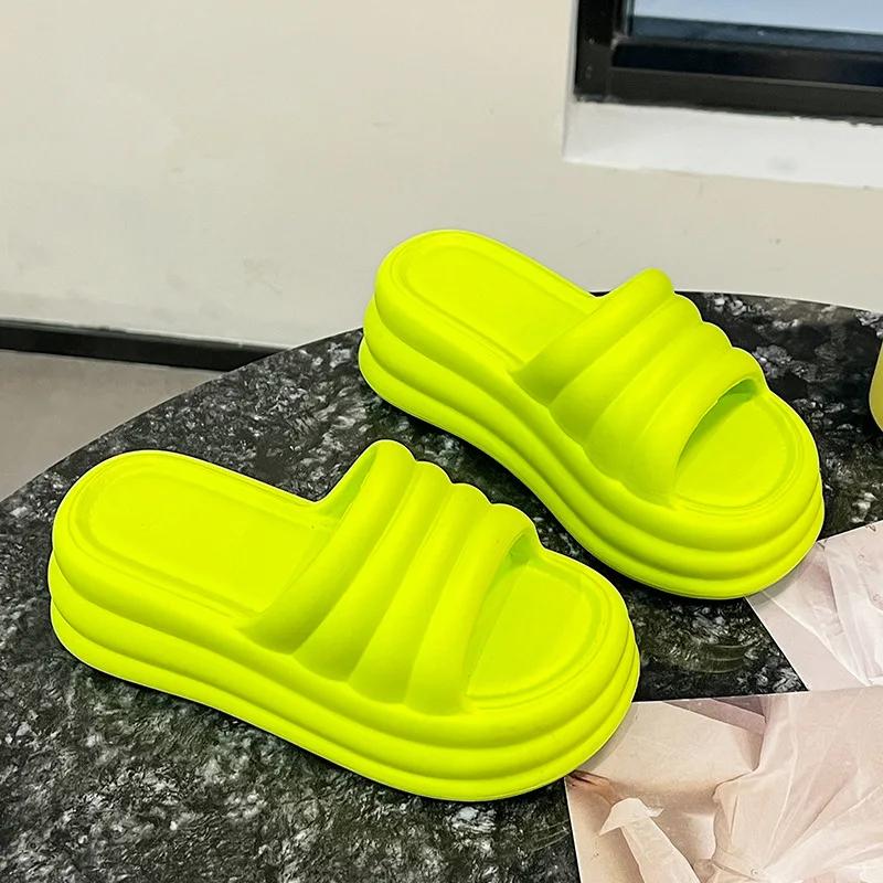 

2025 Ярко-розовые тапочки на толстой платформе, женские летние босоножки на толстой танкетке, нескользящие шлепанцы для улицы, женские 40-41 зелёный