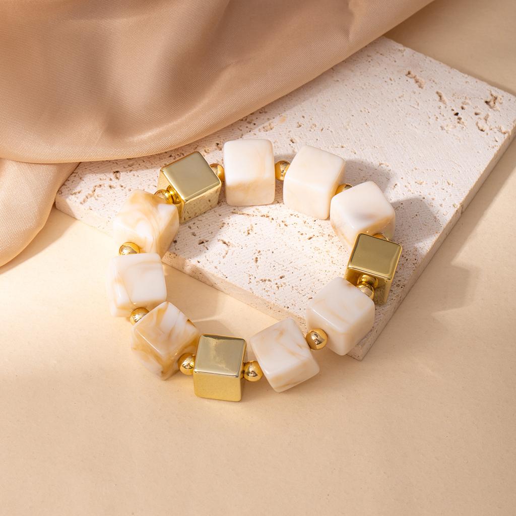 Personalized Niche Design Retro Style Irregular Geometric Square Acrylic Beaded Bracelet