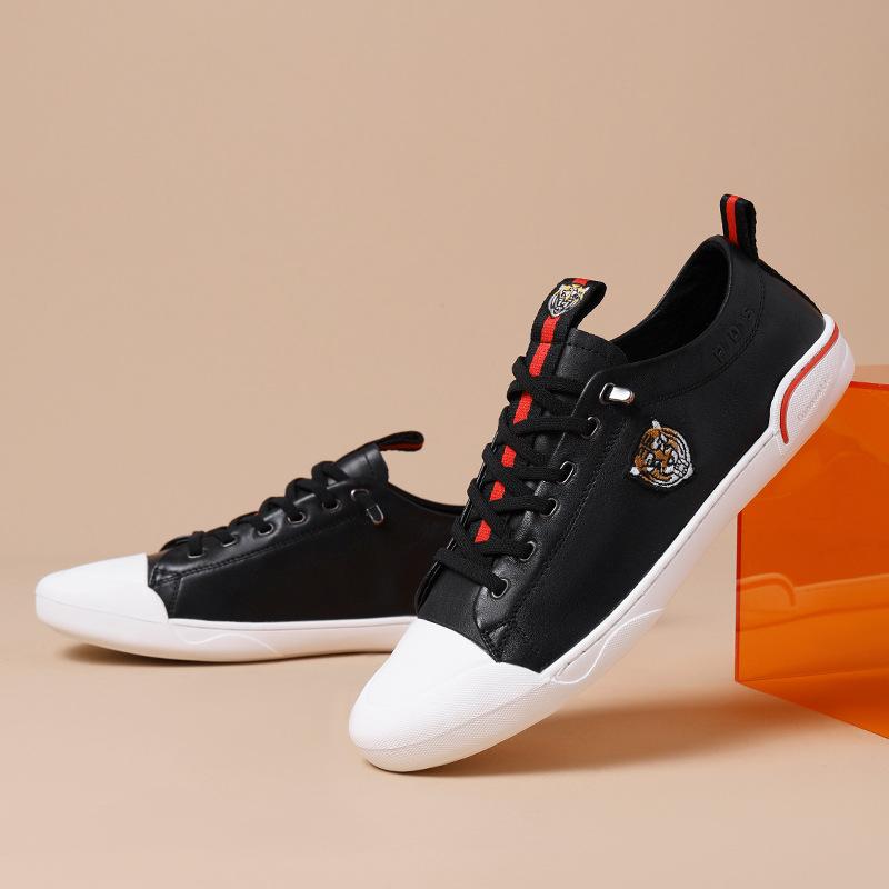 Trendy brand men's shoes spring and autumn new little white shoes men's foot casual loafers breathable one-pedal versatile fashion board shoes