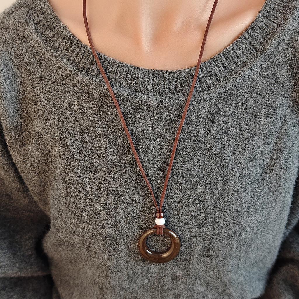 Retro Ethnic Style Ring Resin Hollow Pendant Necklace, Simple Irregular High-End Long Sweater Chain
