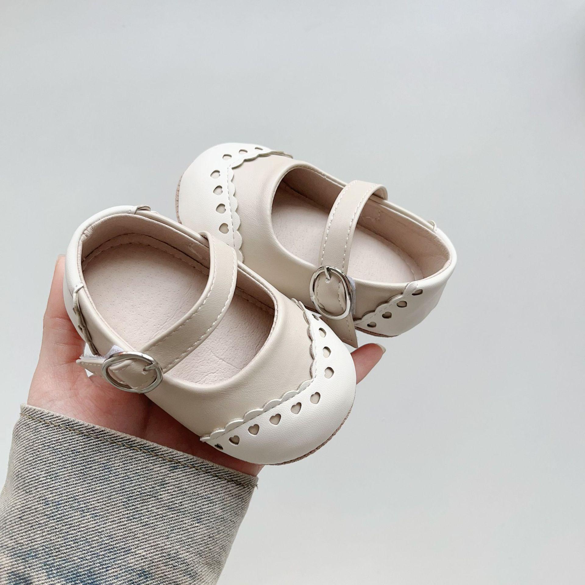 

Кожаная обувь на мягкой подошве на липучке для малышей - Корейская мода для возраста 0-2 года S (11cm inner length) бежевый