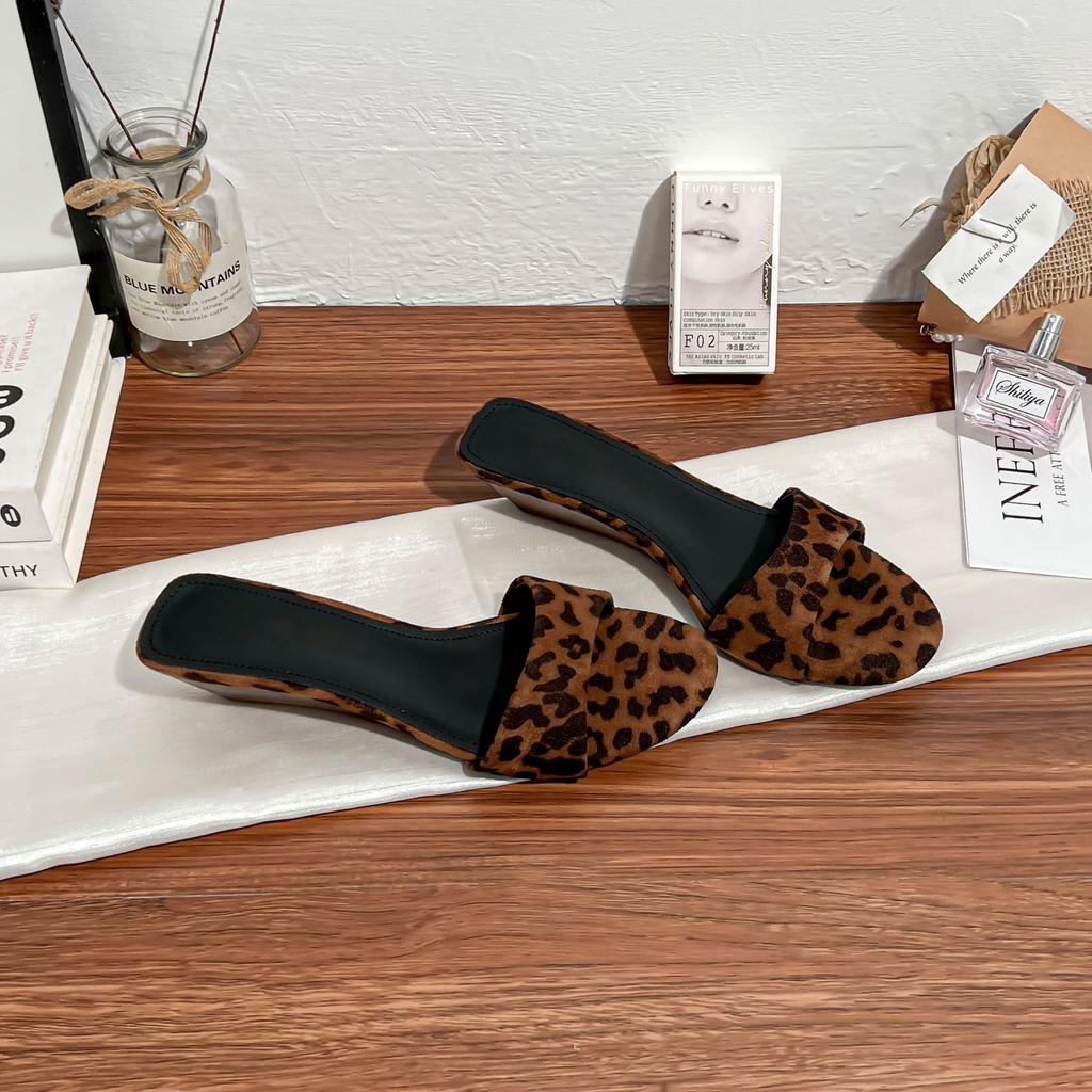 Summer new high-heeled cool slippers women's high-end French temperament women's shoes 2025 leopard print wedge slippers