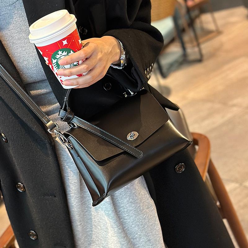 The First Layer of Cowhide Lock Handbag Spring/summer Superior Sense All-in-one Shoulder Bag Commuter Diagonal Bag Women's Bag