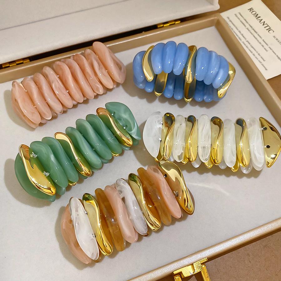 Acrylic Oval Ombre Patchwork Bracelet: Light Luxury, Sweet Temperament, Fashion Jewelry.
