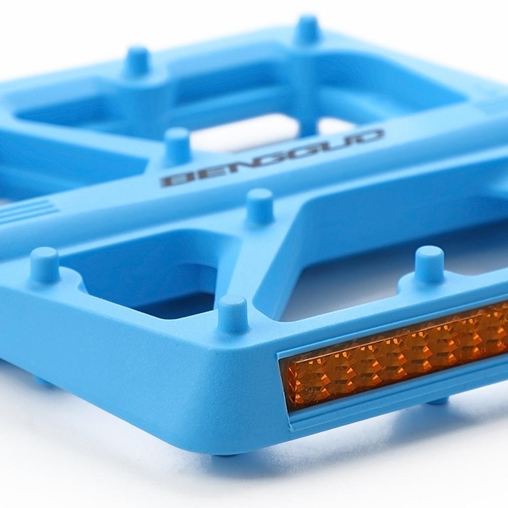 Double DU Bearing Ultralight Bike Pedals with Reflector Mountain Road Bike Flat Pedals Bicycle Platform Pedals Bike Accessories