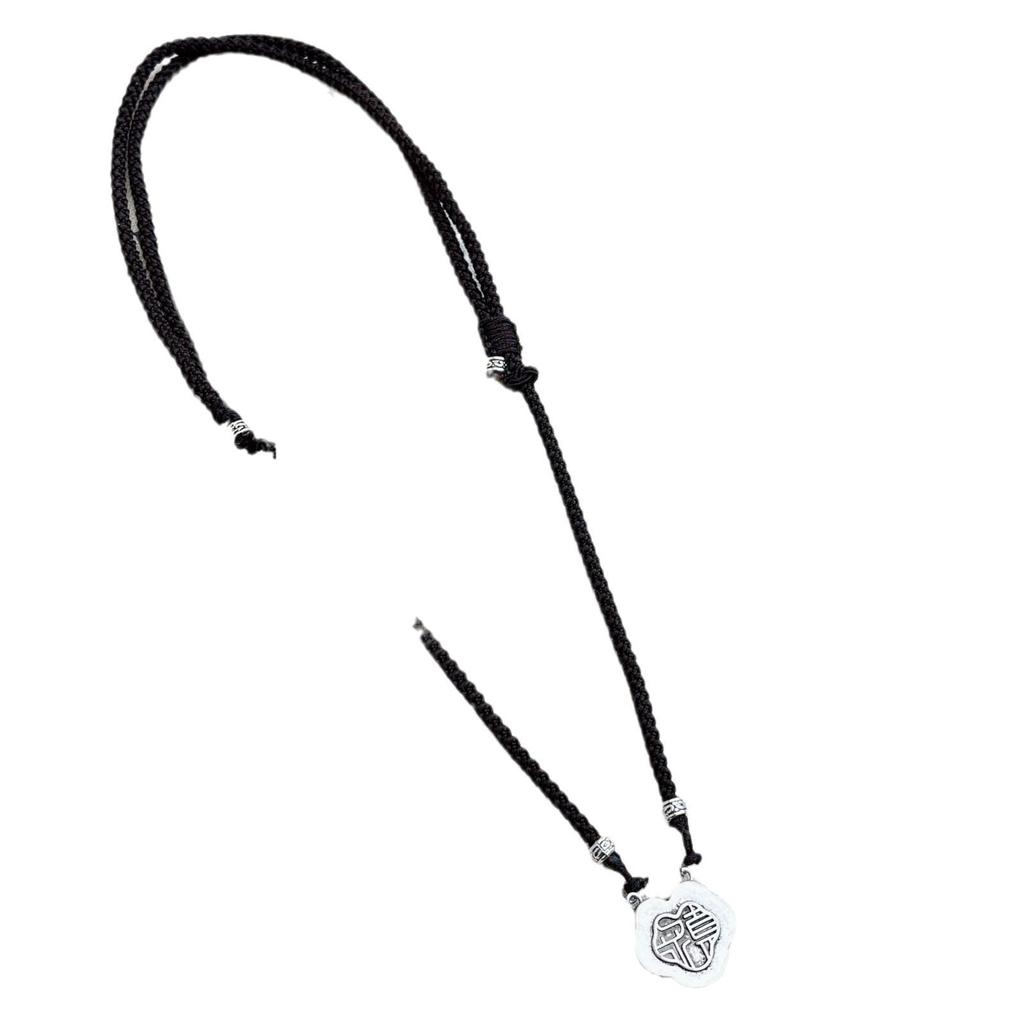 Xiaohongshu's Stylish Peace Lock Necklace Is a Trendy, High-value Piece. A Lightweight Luxury Accessory with a Unique Personality for Women.