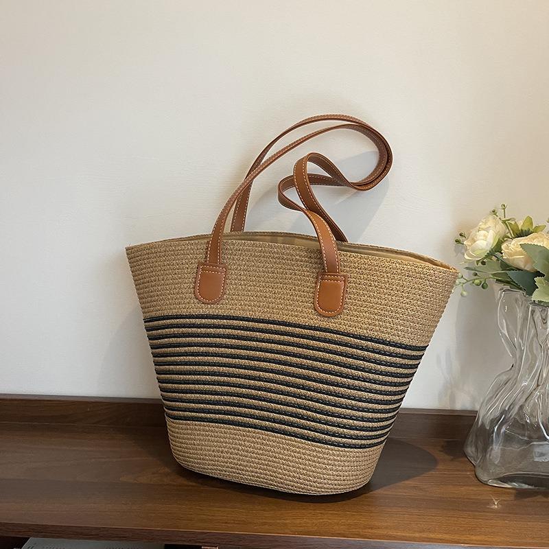 Handwoven Bag Large Capacity Straw Handbag Women's Casual Fashion Versatile Shoulder Bag Vegetable Basket Bag