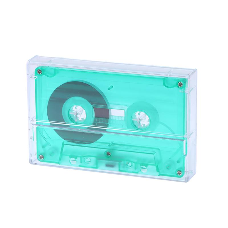 1 sada standardních barevných kazetových přehrávačů s prázdnou kazetou a 45minutovou magnetickou kazetou, průhlednou úložnou krabicí pro nahrávání řeči a hudby
