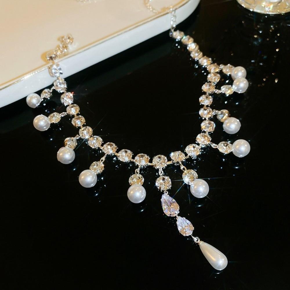 Fashion Multi-layer Diamond Pearl Elegant Women's Jewelry Layered Pendant French Court-style Beaded Choker Daily Accessories