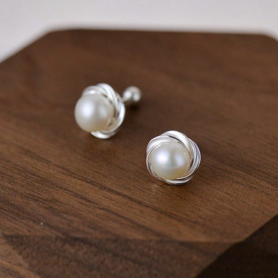 Freshwater Pearl Stud Earrings Women's Simple Fashion Commuter Niche Design Ear Bone Earrings