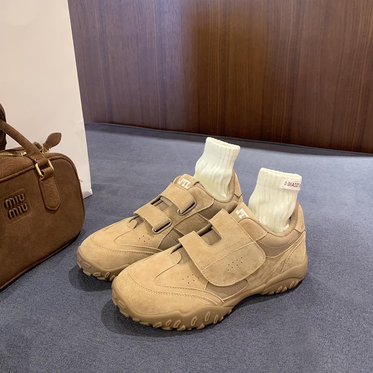 

Версия из коровьей кожи виноградная мать круглый носок двойная липучка повседневная обувь кожаная внутренняя высота увеличение ленивые немецкие тренировочные туфли женские туфли Форреста Гампа 40 хаки