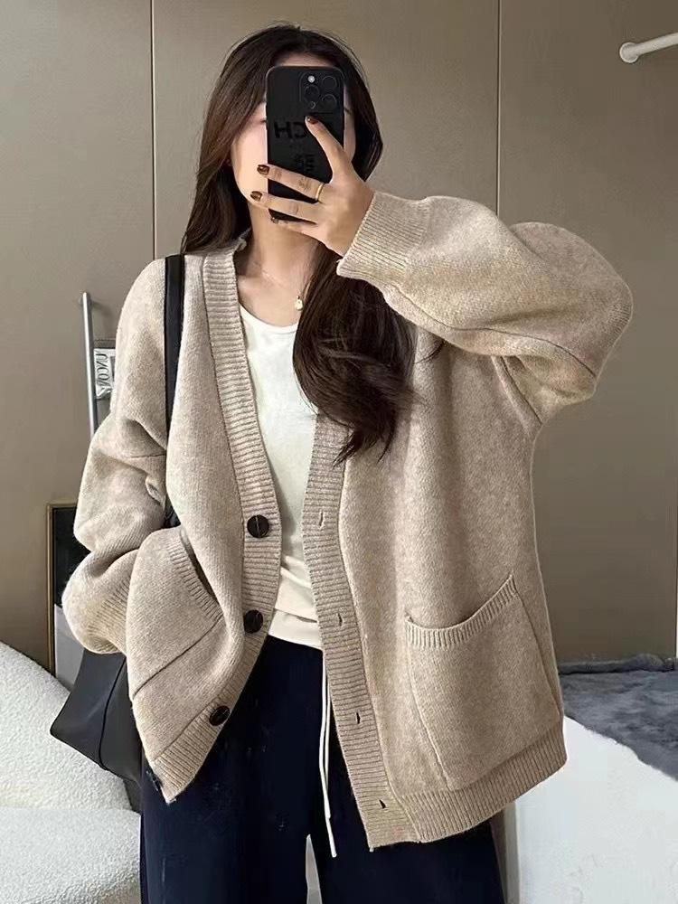 Large size women's retro sweater jacket women's autumn and winter new soft waxy European and American style V-neck knitted cardigan top