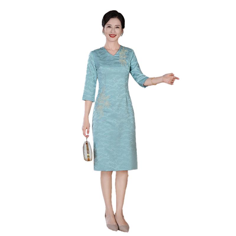 Blue Xi Po Po Chinese-Style Embroidered Wedding Outfit for Mother - Petite V-Neck Cheongsam Dress