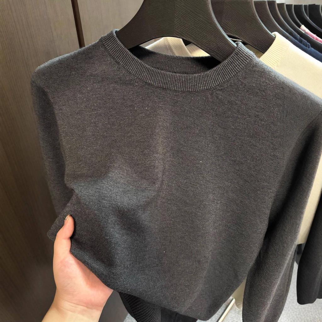 Men's Round Neck Knit Sweater: High-End Autumn Winter Style