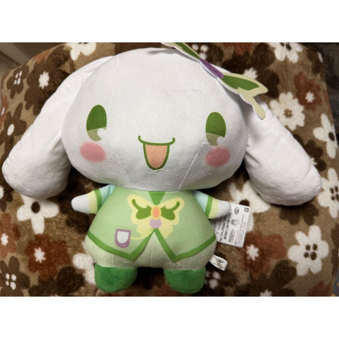 Cinnamon roll stuffed animals/character goods