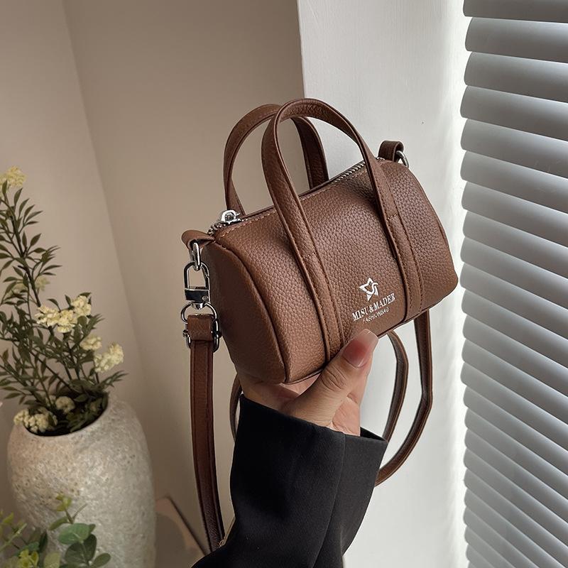 

Popular niche design bags New women s bags Summer versatile messenger bags Mini bags коричневый