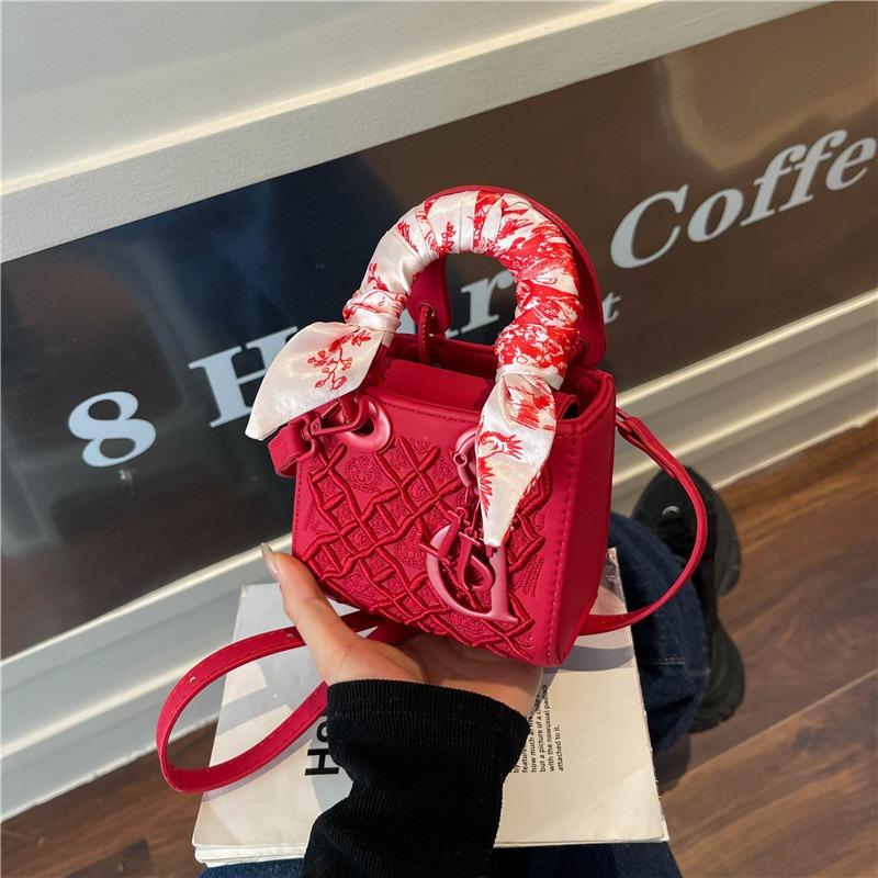 Heavy Industry Embroidery Versatile Princess Diana Bag New Fashion Silk Scarf Handbag Women's High-end Single Shoulder Messenger Bag