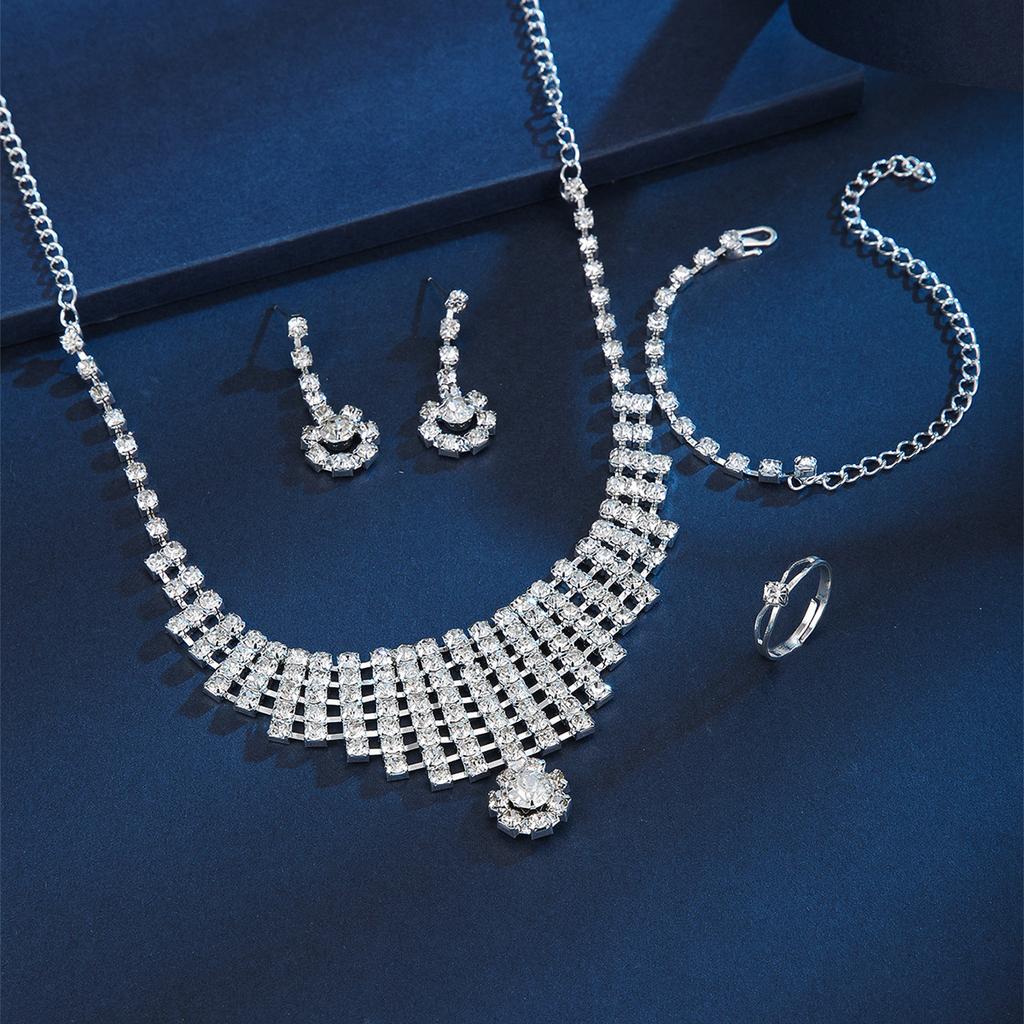 Necklace Set Light Luxury Claw Chain Tassel Jewelry Four-Piece Set Versatile Bridal Jewelry Design Bracelet