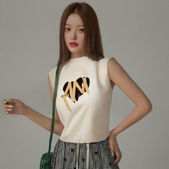 

A New Summer Style of Women s Knitted Halter Top with An I-shaped Sporty Sleeveless Top for Both Inner and Outer Wear one size абрикосовий