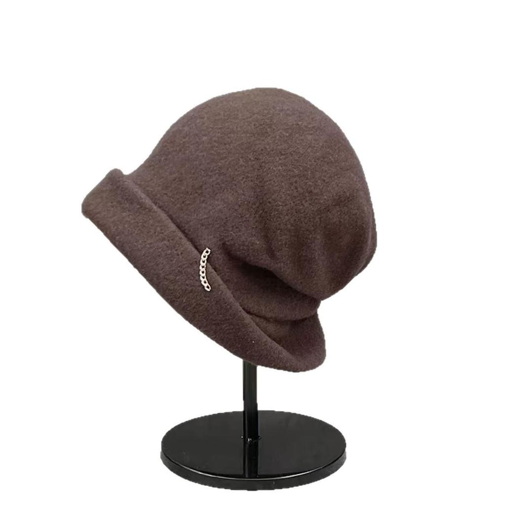 Japanese Style Wool Slouchy Beanie: Women's Warm Autumn/Winter Fisherman Beret with Chain Detail, Enhances Face and Style.