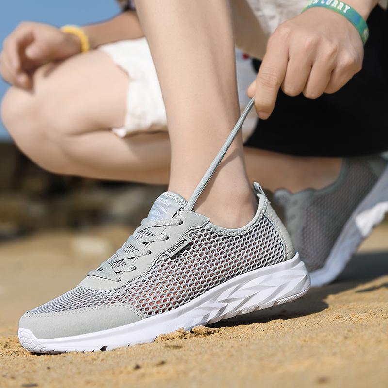Fashion Lightweight Men Casual Hollowing Out Shoes Breathable Slip On Male Casual Sneakers Anti-slip Men's Flats Outdoor Walking Shoes