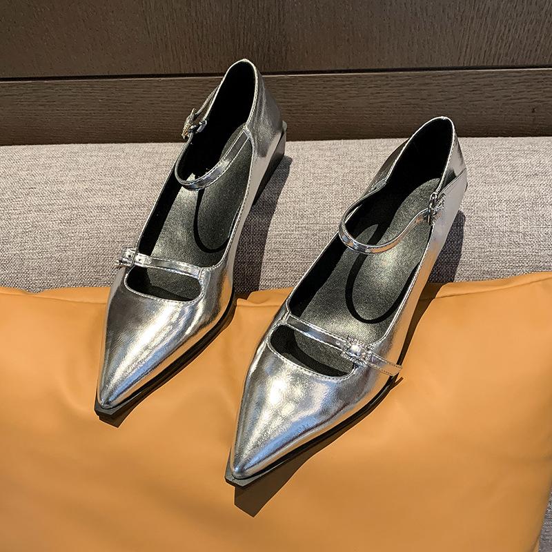 

2025 новые весенне-осенние милые и крутые черные маленькие кожаные туфли нишевые остроносые на толстом каблуке туфли-лодочки в стиле ретро Мэри Джейн женские 39 серебряный