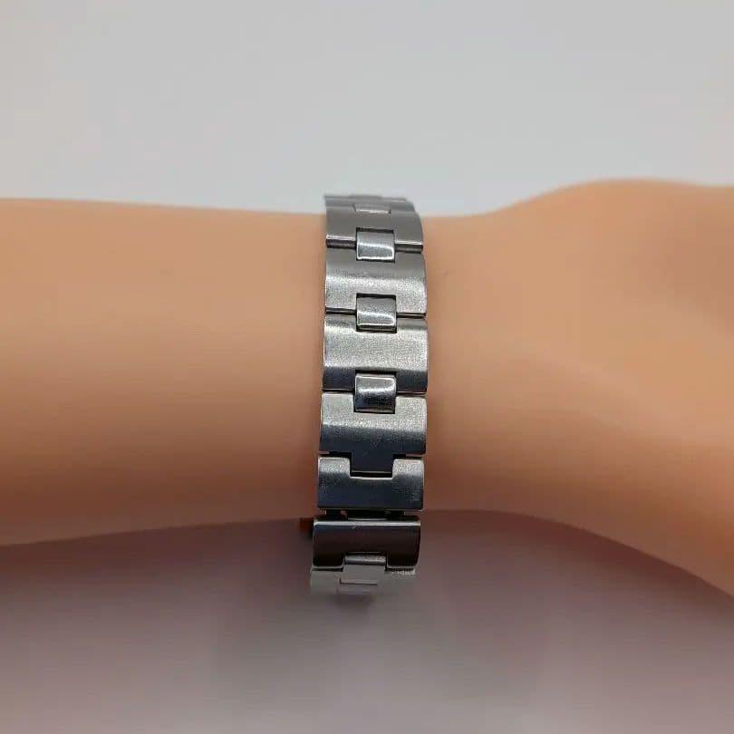 Used [Working/New Battery] SEIKO LUKIA Ladies Watch Tonneau Shape