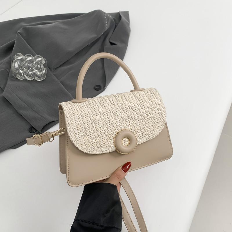 

Spring foreign style beautiful simple personality portable texture simple 2024 casual new shoulder crossbody small square bag woman хакі