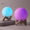 Lampă pentru lună cu bază din lemn Design cu 16 culori RGB Senzor tactil reîncărcabilă 3D Lumină de noapte cu lună Decor dormitor