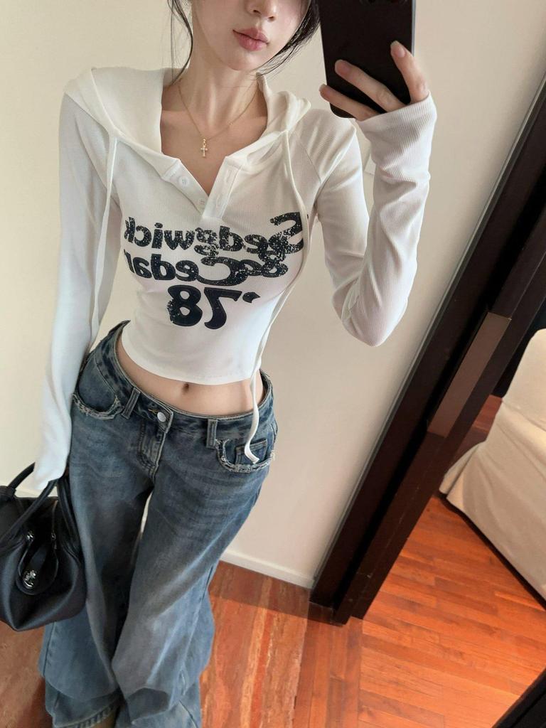 Trendy Thin Hooded Crop Top for Female Students - Casual, Age-Reducing Base Layer for Spring and Autumn.