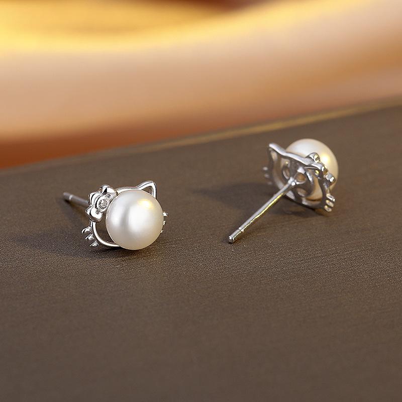 Stud Earrings Cute Cat Small Exquisite Earrings Temperament Light Luxury Tremella Decoration Women