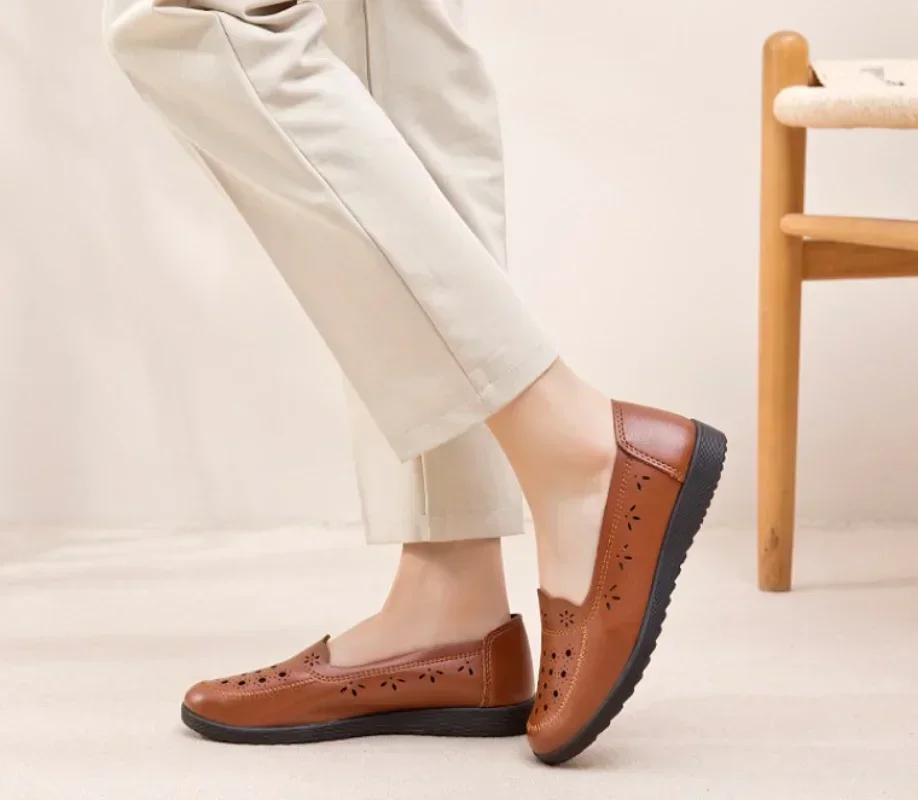 Hollow SoftSole Mom's ShoesSandalen ZomerComfort Flat Sole Damesschoenen Antislip Comfortabele Lichtgewicht Wandelsandalen